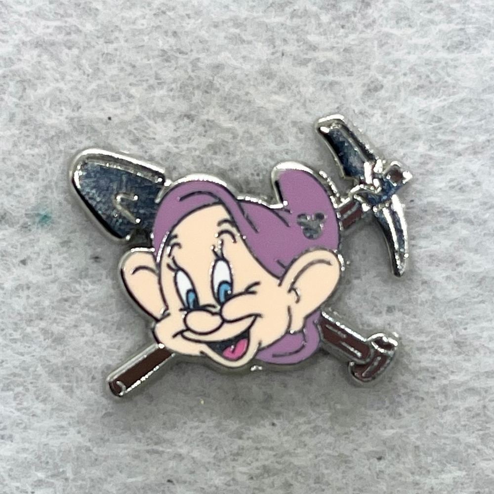 🔮 5/$25 Disney Snow White And The Seven Dwarfs Dopey Pin